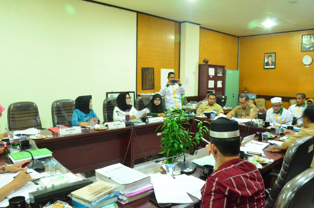 Senin, 08 Mei 2017